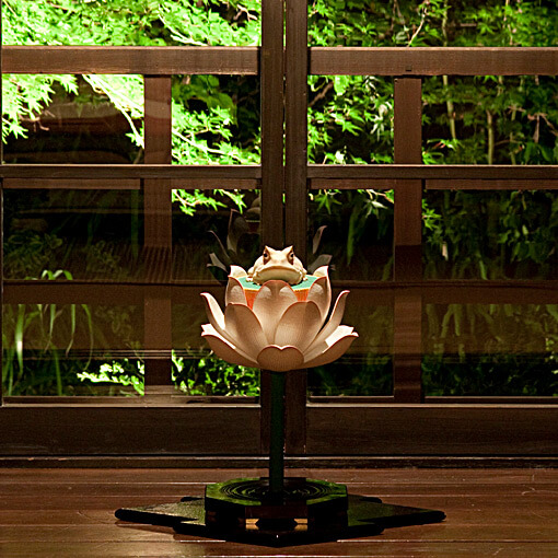 蓮のうてなに サムネイル画像