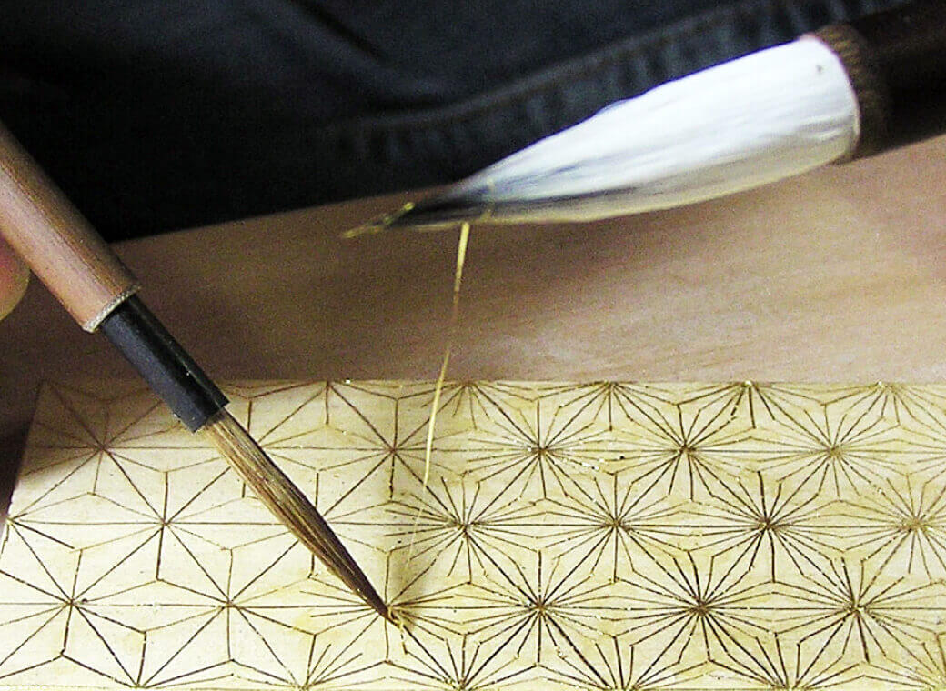 截金の作業の様子